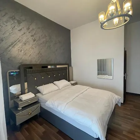 Smf Suites 2 Aparthotel *