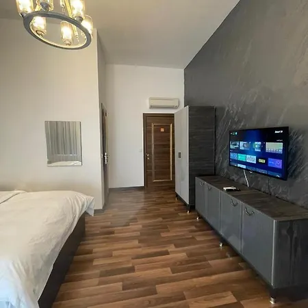 Smf Suites 2 Aparthotel *