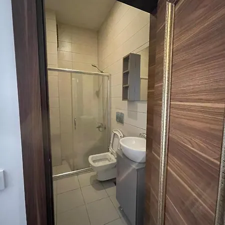 Smf Suites 2 Aparthotel